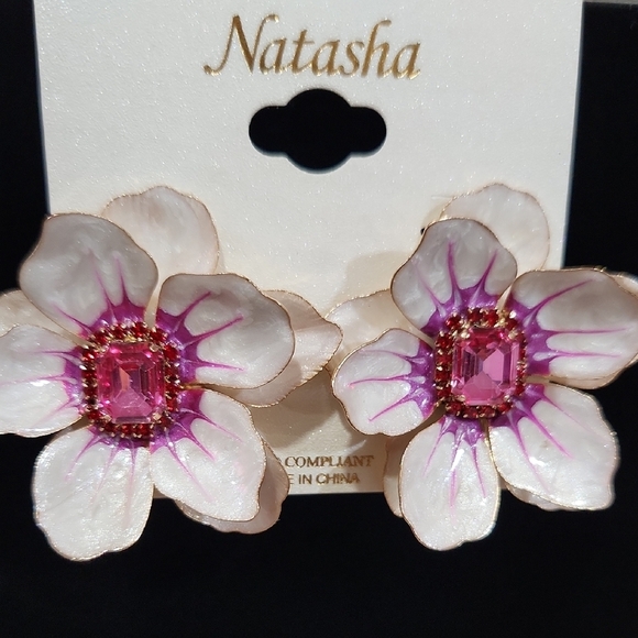 🔹️Natasha Couture 🔹️Pink and Cream Floral Earrings - Picture 5 of 5